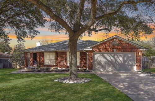 Round Rock House | Quick Access: Kalahari- Dell Diamond- Austin- 4Bdrm- 1Story with Pool & Games