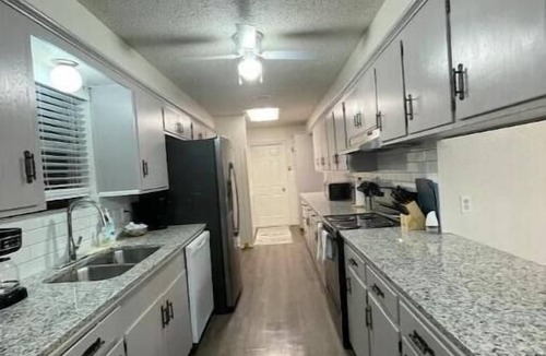 Portland House | Quick Access/Sleeps 10/Pets Ok