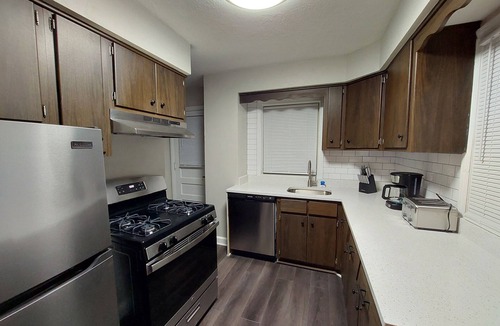 Melrose Park House | Quick Access to O'Hare and Chicago downtown