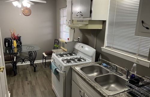 Crosstown Apartment | Quick getaway to Beale & downtown