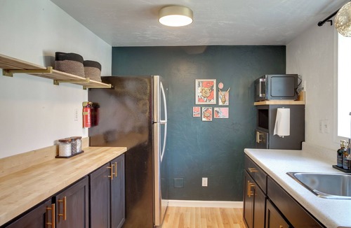 Latah Valley Apartment | Quick Hospital Commute! Spokane Apt w/Workspace