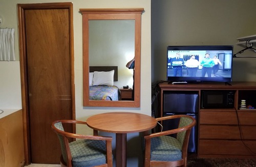 Myrtle Creek Hotel | Quick Stop Motel