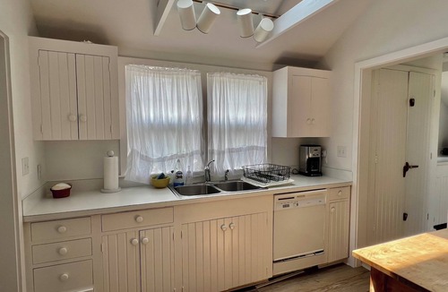 Quidnet House | Quidnet Waterfront with Private Beachfront. Magnificent Sunrise and sunsetsi