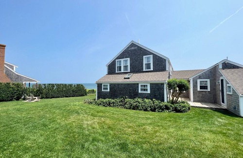 Quidnet House | Quidnet Waterfront with Private Beachfront. Magnificent Sunrise and sunsetsi