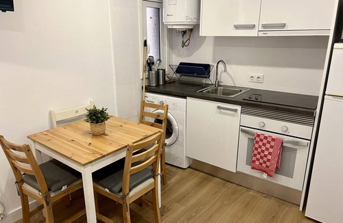 Collblanc y La Torrassa Apartment | Quiet apartment near Barcelona