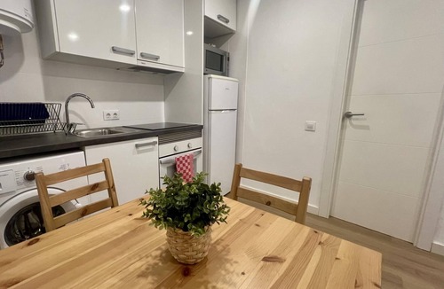 Collblanc y La Torrassa Apartment | Quiet apartment near Barcelona