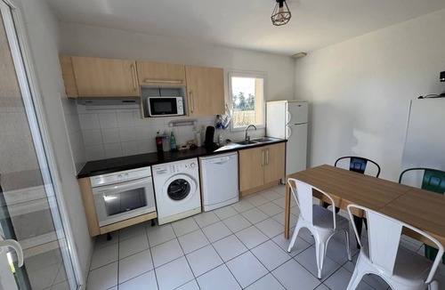 Saint-Saturnin-les-Avignon Villa | Quiet villa in Provence with private jacuzzi and swimming pool