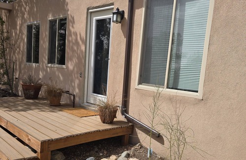 Vista Encantada Apartment | Quiet 1-bedroom apartment with private yard and mountain views in upscale area