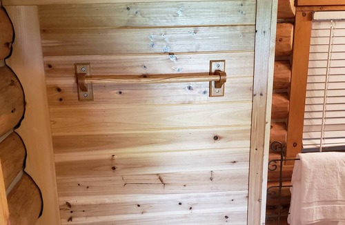 Enterprise Cabin | Quiet 1BR Cabin : Easy Access