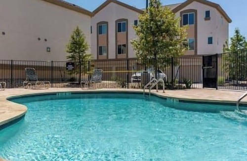 North Buttercup Creek Apartment | Quiet 1BR w/Fast WiFi
