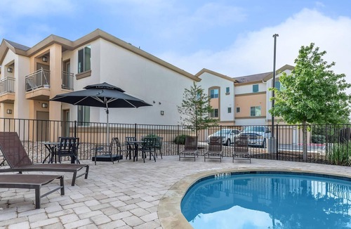 North Buttercup Creek Apartment | Quiet 1BR w/Fast WiFi