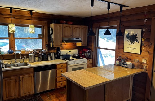 Bread Loaf House | Quiet 2 Bdrm Home on Five Acres, 15 Minutes from Middlebury