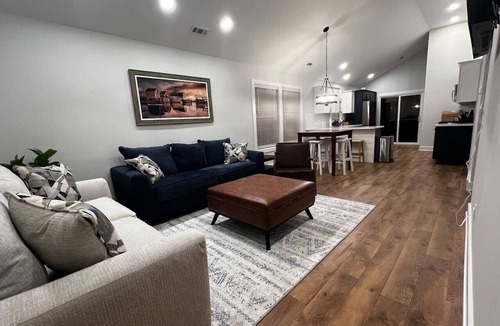 Sunset Beach Cottage | Quiet 2 Bedroom home near the Beach!