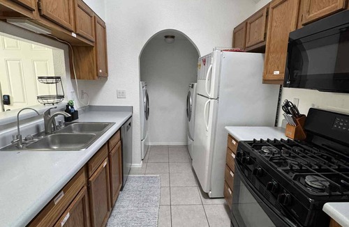 Taylor Ranch House | Quiet 2 bedroom in West Albuquerque close to grocery, parks, and hikes.