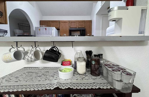 Taylor Ranch House | Quiet 2 bedroom in West Albuquerque close to grocery, parks, and hikes.