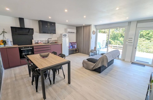Saix Cabin | Quiet, 2 bedrooms, terrace, Garden Wifi, Connected TV, Air-conditioning.