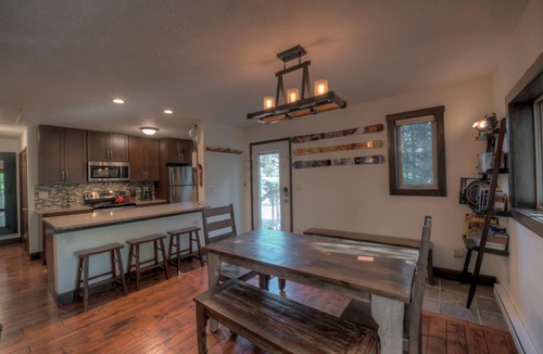 Frisco Condo | Quiet 2b/2b Condo Overlooking River - 1/2 Block off Main St
