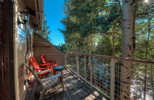Frisco Condo | Quiet 2b/2b Condo Overlooking River - 1/2 Block off Main St