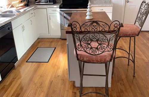 Cheshire Apartment | Quiet 2bd Townhome Apt with full kitchen, Cleaning fee waived.