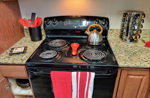South Jordan Apartment | Quiet 2BR/2BA Getaway Near Trails, Parks & Summer Adventures–Spacious 1,300 SqFt