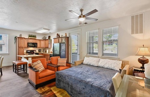 South Jordan Apartment | Quiet 2BR/2BA Near Hiking & Trails, Parks & Summer Fun – Spacious 1,300 Sq Ft