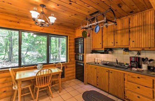 Marble Falls Cabin | Quiet 2BR Jasper Cabin w/Tranquil Creek Views