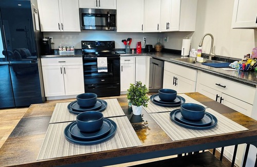 Treloar Apartment | Quiet 2BR Retreat on 7 Acres | Sleeps 6, Fast WiFi
