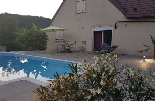 Saint-Lothain Villa | Quiet 3 épis gîte for 8 people with private pool
