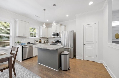 East Durham House | Quiet 3BR/2.5BA with Fenced Yard—10-min drive to Duke University & Downtown