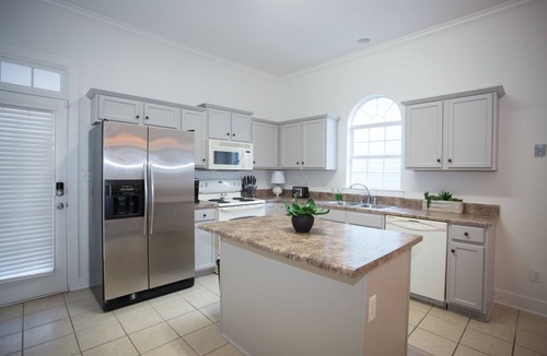 McCalla House | Quiet 3BR 2 Bath 1-level home, Fast Internet, Comfortable