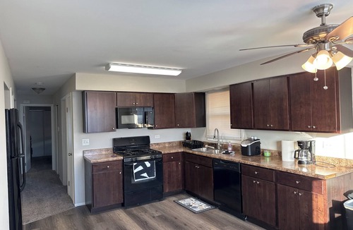East Hazel Crest Apartment | Quiet 3BR Retreat Walk to Wind Creek Casino
