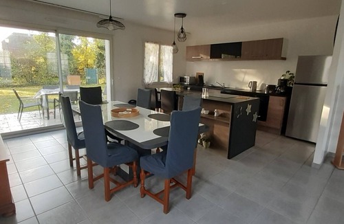 Rosieres-pres-Troyes House | Quiet 4-bedroom house with garden and garage near Troyes and factory outlets.