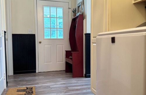 Perks House | Quiet 4-Bedroom Farmhouse