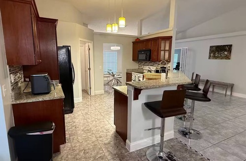 Kissimmee House | Quiet 4 bedroom home 30 mins from Disney in idyllic setting