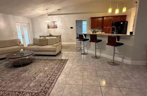 Kissimmee House | Quiet 4 bedroom home 30 mins from Disney in idyllic setting