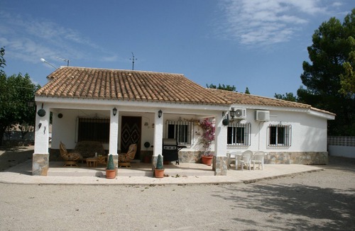 Agullent Villa | Quiet, 4 bedroom private villa, air-con and large pool in Ontinyent, Valencia.
