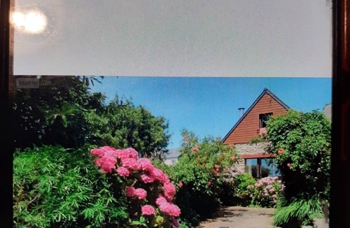 Berrien House | Quiet 5-person gîte