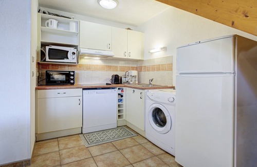 Homps Villa | Quiet 6-Guest Apartment in Homps