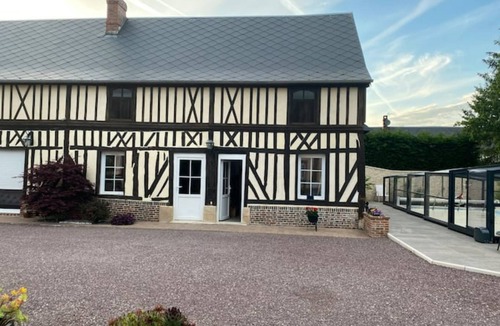 Rouge-Perriers House | Quiet accommodation with swimming pool in season