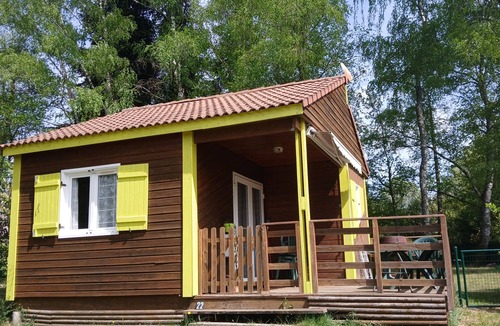 Saint-Remy-Sur-Durolle Ski Chalet | Quiet, air-conditioned, fenced chalet