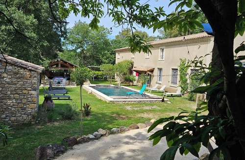 Saint-Victor-des-Oules House | Quiet, air-conditioned, not overlooked, HEATED SWIMMING POOL, 10min Uzès for 12 people.