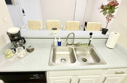 Addison Apartment | Quiet and Central 1-bedroom apartment near hospital and Tollway