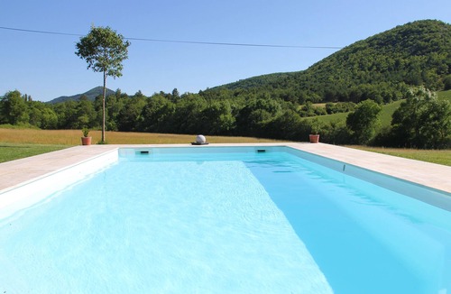 Banon House | Quiet and comfortable Provencal house with pool and large open garden