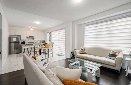 Wasaga Beach House | Quiet and comfy place to stay/4 bedrooms