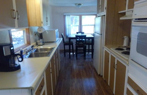 Myrtle Creek House | Quiet and Comfy (Zip Tye Ranch)