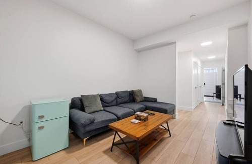 Bedford House | Quiet and Convenient Retreat