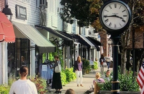 Greenwich House | Quiet and Convenient Downtown Greenwich Studio, Full Private Bathroom