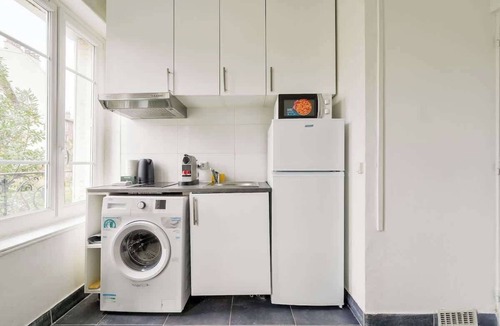 Centre Apartment | Quiet and cosy 2BR in Nanterre - Near La Defense