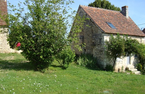 Chaumussay House | Quiet and country side family-friendly house with huge pool