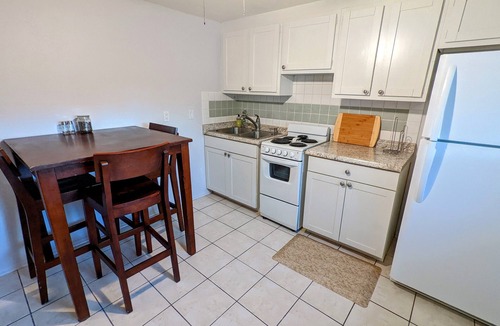 Southeast Heights House | Quiet and Cozy Casita-One Mile from Nob Hill.